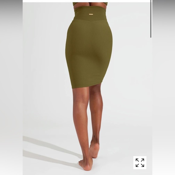 NWT Buff Bunny Sphynx Ribbed Skirt - Picture 3 of 6